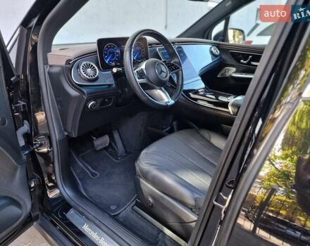 Чорний Мерседес EQE SUV, об'ємом двигуна 0 л та пробігом 47 тис. км за 46990 $, фото 45 на Automoto.ua