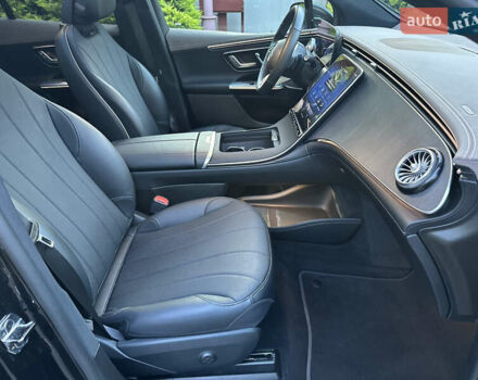 Черный Мерседес EQE SUV, объемом двигателя 0 л и пробегом 28 тыс. км за 56000 $, фото 27 на Automoto.ua