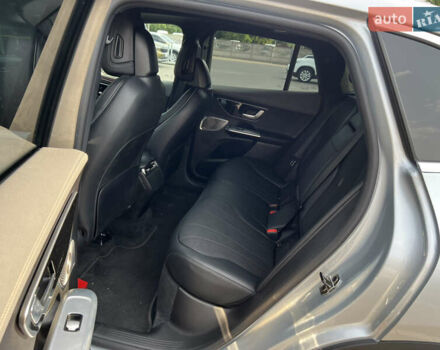 Сірий Мерседес EQE SUV, об'ємом двигуна 0 л та пробігом 33 тис. км за 51000 $, фото 56 на Automoto.ua