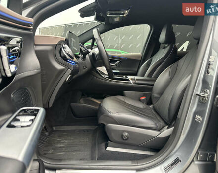 Серый Мерседес EQE SUV, объемом двигателя 0 л и пробегом 108 тыс. км за 55000 $, фото 6 на Automoto.ua