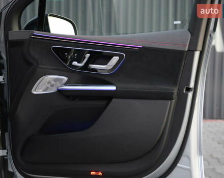 Серый Мерседес EQE SUV, объемом двигателя 0 л и пробегом 10 тыс. км за 100000 $, фото 42 на Automoto.ua