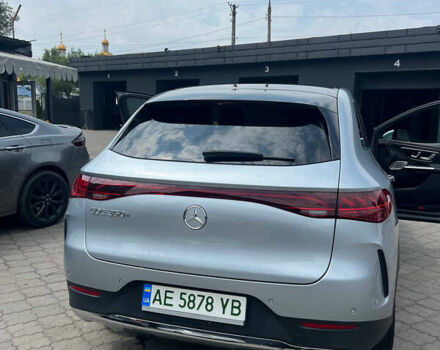 Сірий Мерседес EQE SUV, об'ємом двигуна 0 л та пробігом 33 тис. км за 51000 $, фото 8 на Automoto.ua