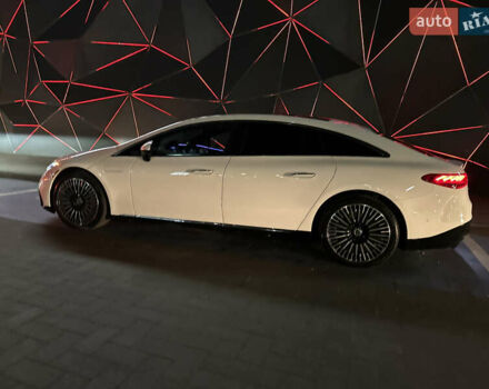 Білий Мерседес EQS, об'ємом двигуна 0 л та пробігом 56 тис. км за 56000 $, фото 4 на Automoto.ua