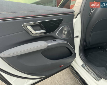 Белый Мерседес EQS, объемом двигателя 0 л и пробегом 49 тыс. км за 63900 $, фото 15 на Automoto.ua