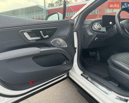 Белый Мерседес EQS, объемом двигателя 0 л и пробегом 49 тыс. км за 63900 $, фото 12 на Automoto.ua