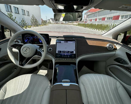 Червоний Мерседес EQS, об'ємом двигуна 0 л та пробігом 19 тис. км за 49500 $, фото 15 на Automoto.ua