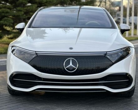Белый Мерседес EQS SUV, объемом двигателя 0 л и пробегом 35 тыс. км за 54000 $, фото 3 на Automoto.ua