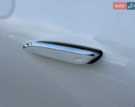 Білий Мерседес EQS SUV, об'ємом двигуна 0 л та пробігом 72 тис. км за 57499 $, фото 11 на Automoto.ua