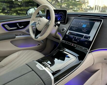 Белый Мерседес EQS SUV, объемом двигателя 0 л и пробегом 35 тыс. км за 54000 $, фото 13 на Automoto.ua
