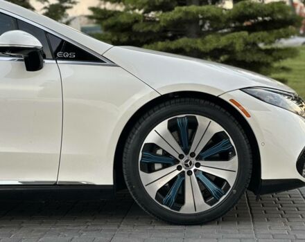 Белый Мерседес EQS SUV, объемом двигателя 0 л и пробегом 35 тыс. км за 54000 $, фото 7 на Automoto.ua