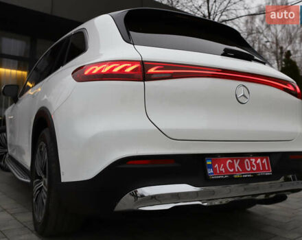 Белый Мерседес EQS SUV, объемом двигателя 0 л и пробегом 32 тыс. км за 56900 $, фото 60 на Automoto.ua