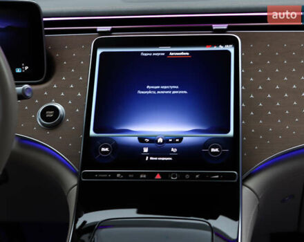 Белый Мерседес EQS SUV, объемом двигателя 0 л и пробегом 32 тыс. км за 56900 $, фото 120 на Automoto.ua