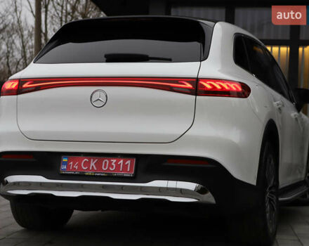 Белый Мерседес EQS SUV, объемом двигателя 0 л и пробегом 32 тыс. км за 56900 $, фото 61 на Automoto.ua