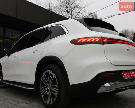 Белый Мерседес EQS SUV, объемом двигателя 0 л и пробегом 32 тыс. км за 56900 $, фото 65 на Automoto.ua