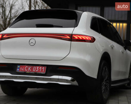 Белый Мерседес EQS SUV, объемом двигателя 0 л и пробегом 32 тыс. км за 56900 $, фото 66 на Automoto.ua