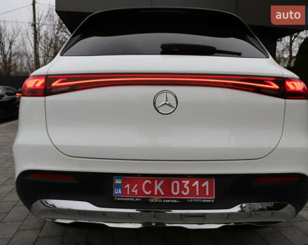Белый Мерседес EQS SUV, объемом двигателя 0 л и пробегом 32 тыс. км за 56900 $, фото 46 на Automoto.ua
