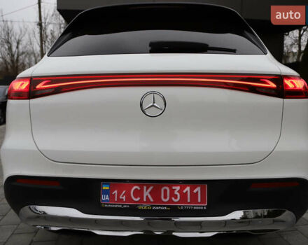 Белый Мерседес EQS SUV, объемом двигателя 0 л и пробегом 32 тыс. км за 56900 $, фото 50 на Automoto.ua