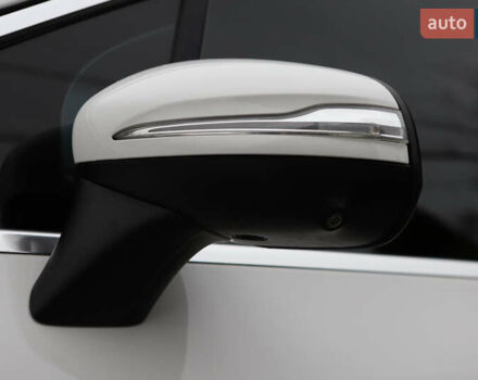 Белый Мерседес EQS SUV, объемом двигателя 0 л и пробегом 32 тыс. км за 56900 $, фото 23 на Automoto.ua