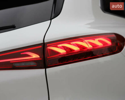 Белый Мерседес EQS SUV, объемом двигателя 0 л и пробегом 32 тыс. км за 56900 $, фото 56 на Automoto.ua