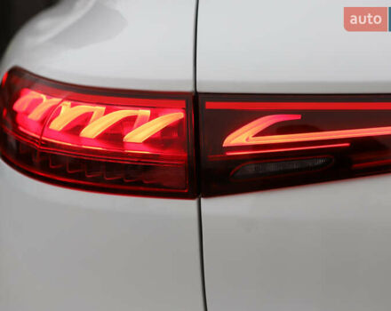 Белый Мерседес EQS SUV, объемом двигателя 0 л и пробегом 32 тыс. км за 56900 $, фото 51 на Automoto.ua