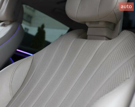 Белый Мерседес EQS SUV, объемом двигателя 0 л и пробегом 32 тыс. км за 56900 $, фото 81 на Automoto.ua