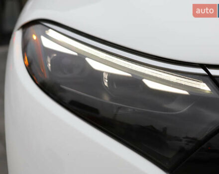 Белый Мерседес EQS SUV, объемом двигателя 0 л и пробегом 32 тыс. км за 56900 $, фото 17 на Automoto.ua