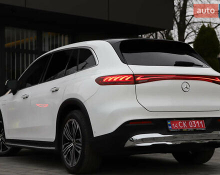 Белый Мерседес EQS SUV, объемом двигателя 0 л и пробегом 32 тыс. км за 56900 $, фото 80 на Automoto.ua
