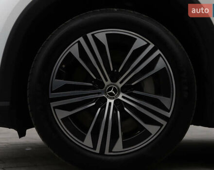 Белый Мерседес EQS SUV, объемом двигателя 0 л и пробегом 32 тыс. км за 56900 $, фото 41 на Automoto.ua