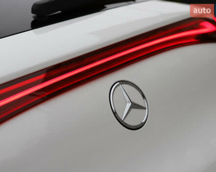 Белый Мерседес EQS SUV, объемом двигателя 0 л и пробегом 32 тыс. км за 56900 $, фото 52 на Automoto.ua