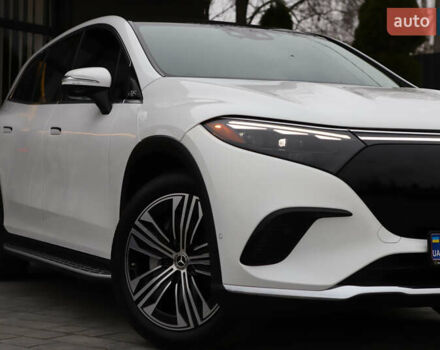 Белый Мерседес EQS SUV, объемом двигателя 0 л и пробегом 32 тыс. км за 56900 $, фото 39 на Automoto.ua