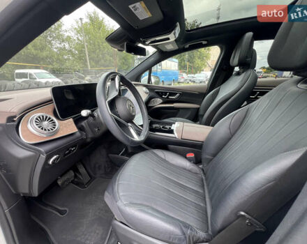 Белый Мерседес EQS SUV, объемом двигателя 0 л и пробегом 43 тыс. км за 60000 $, фото 7 на Automoto.ua