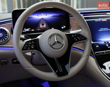 Белый Мерседес EQS SUV, объемом двигателя 0 л и пробегом 32 тыс. км за 56900 $, фото 112 на Automoto.ua