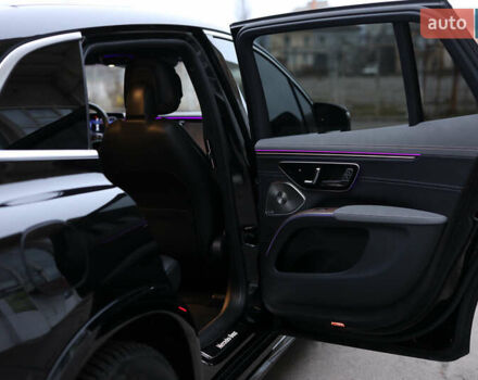 Чорний Мерседес EQS SUV, об'ємом двигуна 0 л та пробігом 72 тис. км за 66000 $, фото 27 на Automoto.ua