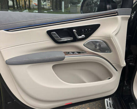 Чорний Мерседес EQS SUV, об'ємом двигуна 0 л та пробігом 63 тис. км за 60000 $, фото 11 на Automoto.ua