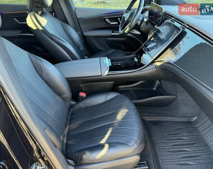 Черный Мерседес EQS SUV, объемом двигателя 0 л и пробегом 49 тыс. км за 55000 $, фото 17 на Automoto.ua