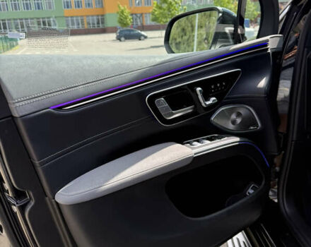 Черный Мерседес EQS SUV, объемом двигателя 0 л и пробегом 35 тыс. км за 60999 $, фото 17 на Automoto.ua