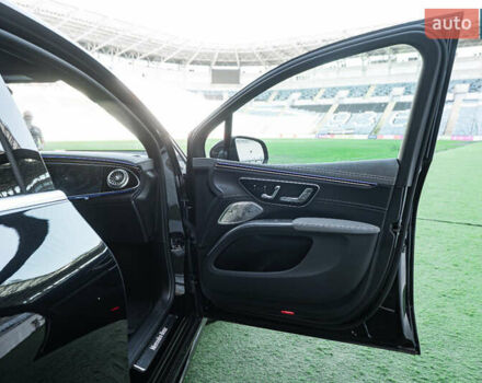 Черный Мерседес EQS SUV, объемом двигателя 0 л и пробегом 3 тыс. км за 83900 $, фото 16 на Automoto.ua