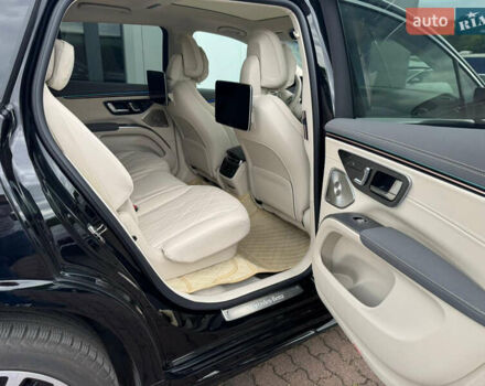 Чорний Мерседес EQS SUV, об'ємом двигуна 0 л та пробігом 36 тис. км за 111000 $, фото 2 на Automoto.ua
