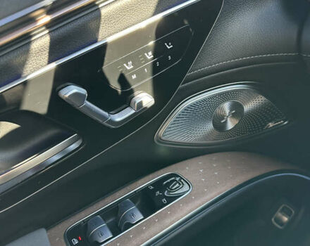 Черный Мерседес EQS SUV, объемом двигателя 0 л и пробегом 33 тыс. км за 95000 $, фото 11 на Automoto.ua