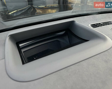 Чорний Мерседес EQS SUV, об'ємом двигуна 0 л та пробігом 69 тис. км за 54499 $, фото 18 на Automoto.ua