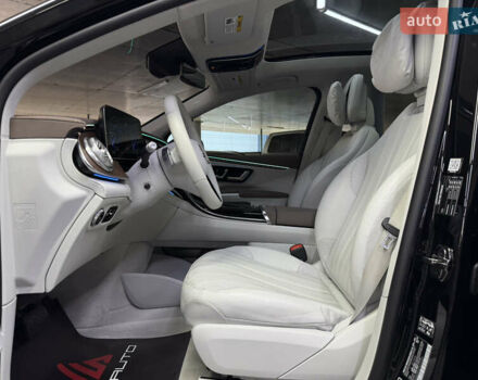 Черный Мерседес EQS SUV, объемом двигателя 0 л и пробегом 33 тыс. км за 69900 $, фото 20 на Automoto.ua