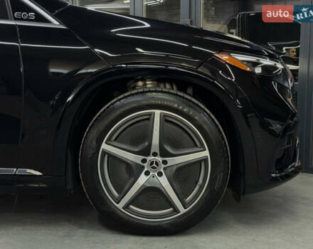 Черный Мерседес EQS SUV, объемом двигателя 0 л и пробегом 33 тыс. км за 69900 $, фото 4 на Automoto.ua