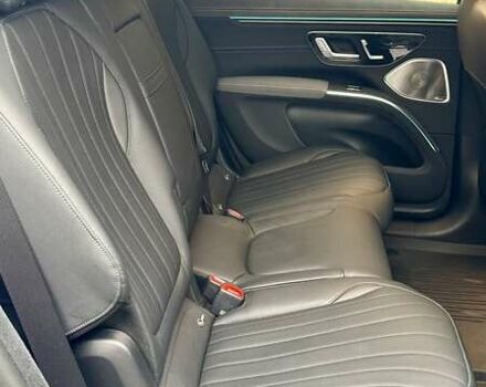 Серый Мерседес EQS SUV, объемом двигателя 0 л и пробегом 27 тыс. км за 78000 $, фото 3 на Automoto.ua