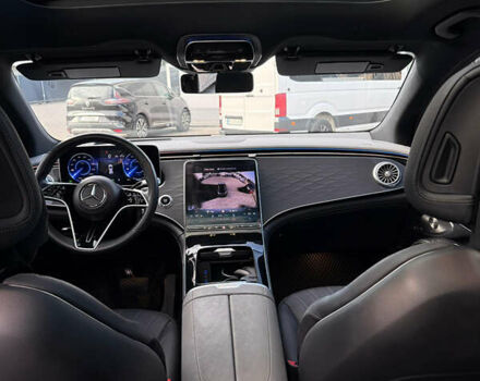 Серый Мерседес EQS SUV, объемом двигателя 0 л и пробегом 61 тыс. км за 59000 $, фото 16 на Automoto.ua