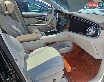 Серый Мерседес EQS SUV, объемом двигателя 0 л и пробегом 31 тыс. км за 50000 $, фото 5 на Automoto.ua