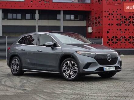 Серый Мерседес EQS SUV, объемом двигателя 0 л и пробегом 42 тыс. км за 59999 $, фото 1 на Automoto.ua