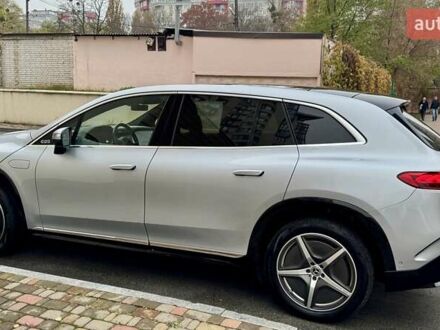 Серый Мерседес EQS SUV, объемом двигателя 0 л и пробегом 27 тыс. км за 78000 $, фото 1 на Automoto.ua