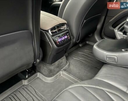 Синий Мерседес EQS SUV, объемом двигателя 0 л и пробегом 19 тыс. км за 70000 $, фото 22 на Automoto.ua