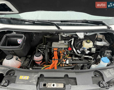 Белый Мерседес eSprinter, объемом двигателя 0 л и пробегом 38 тыс. км за 23900 $, фото 32 на Automoto.ua