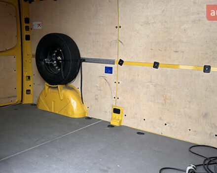 Желтый Мерседес eSprinter, объемом двигателя 0 л и пробегом 27 тыс. км за 20572 $, фото 5 на Automoto.ua